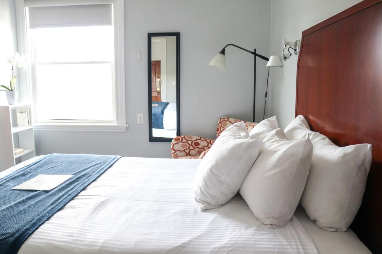 Hotel Emerson By The Sea 3*